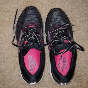 Running shoes